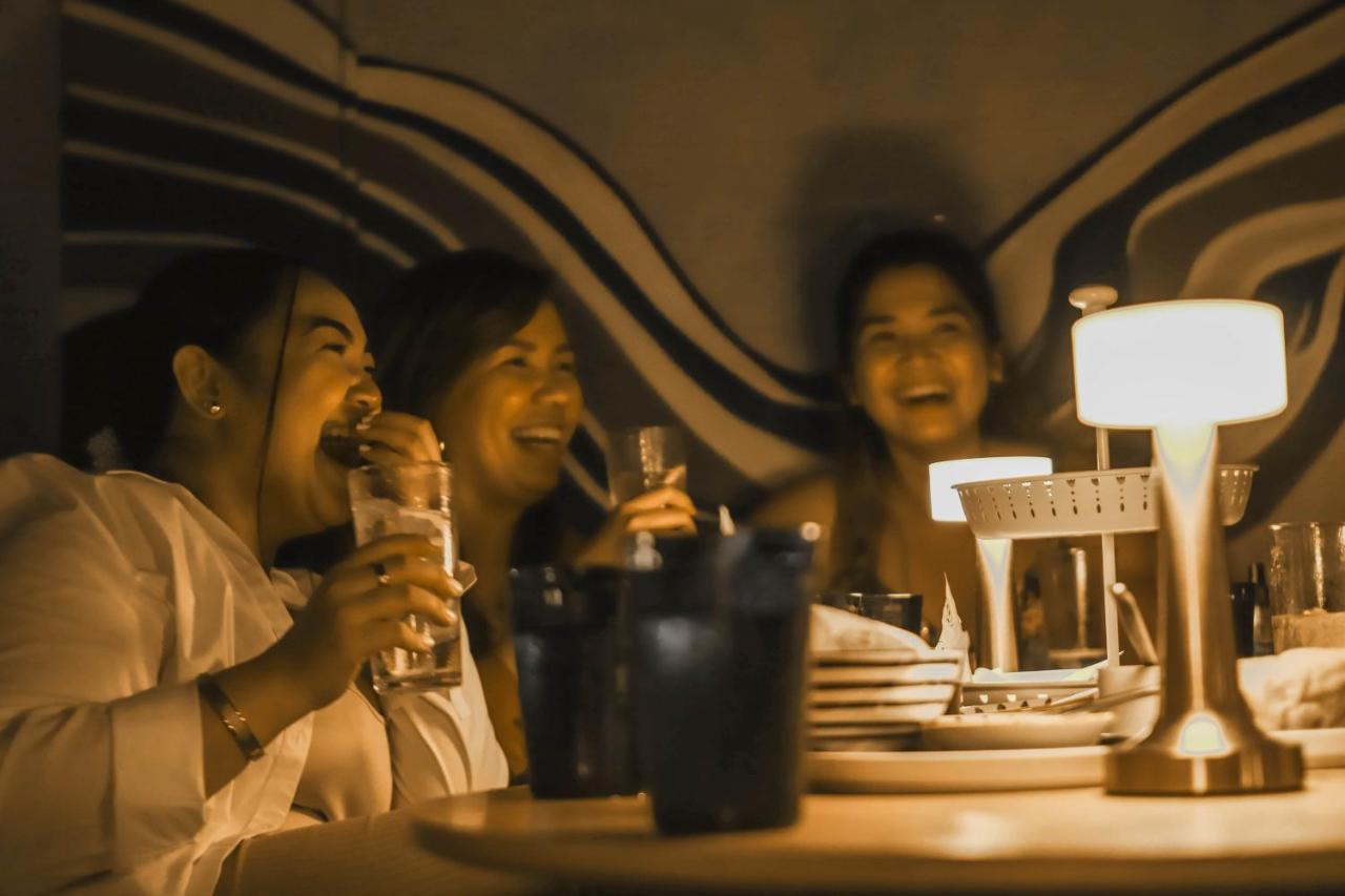 Abraham Manila - Located In Central Makati (Adults Only) Макати Экстерьер фото