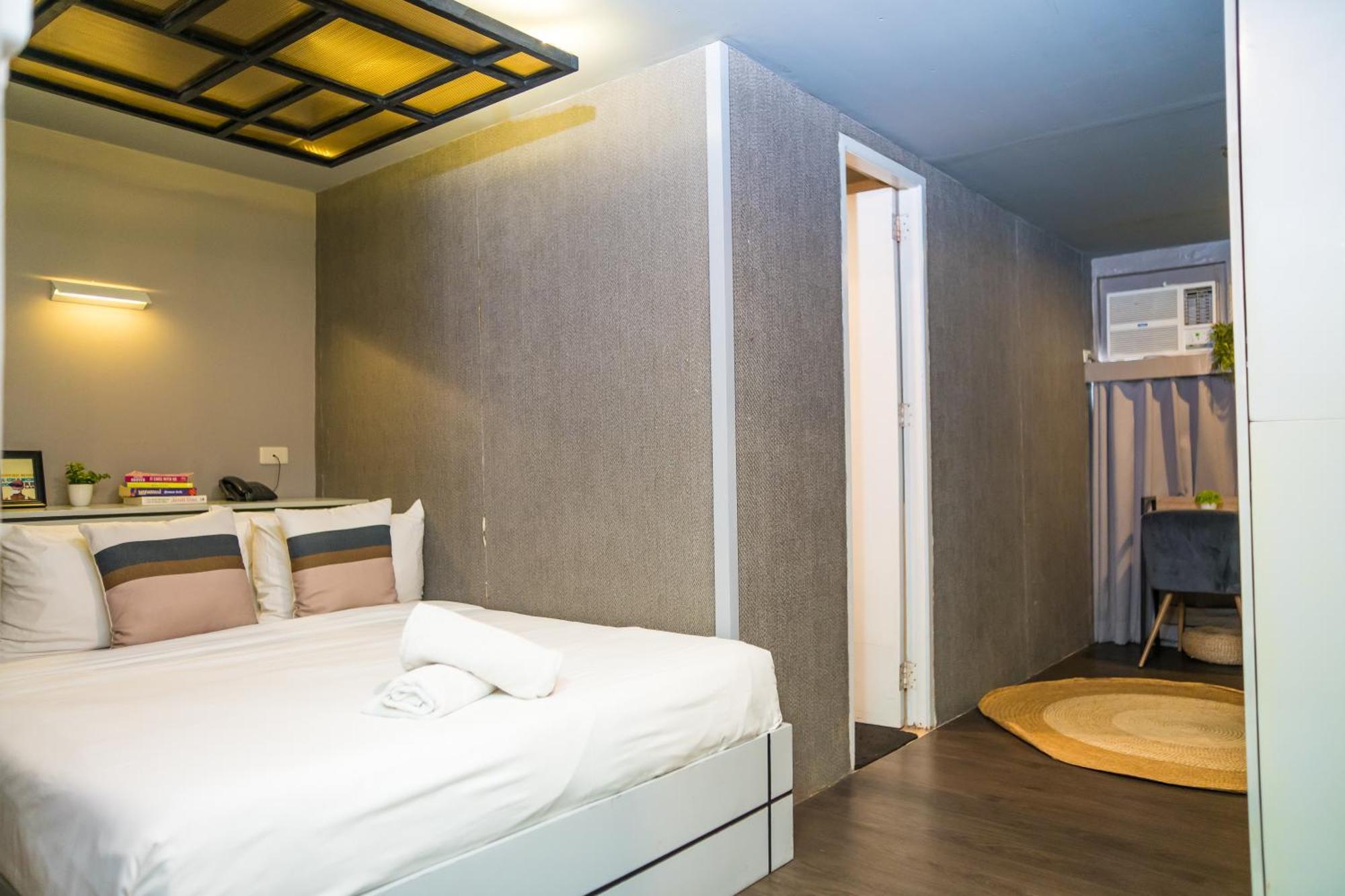 Abraham Manila - Located In Central Makati (Adults Only) Макати Экстерьер фото
