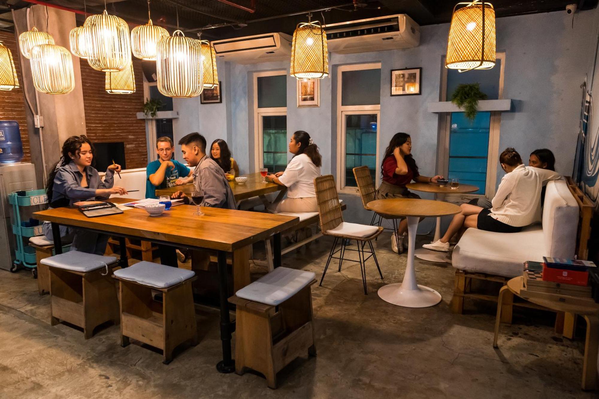 Abraham Manila - Located In Central Makati (Adults Only) Макати Экстерьер фото